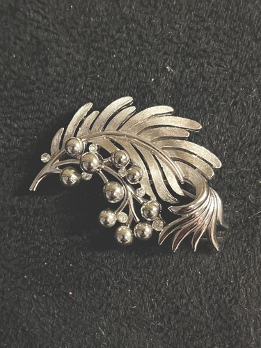 Vintage trifari silver tone - ,