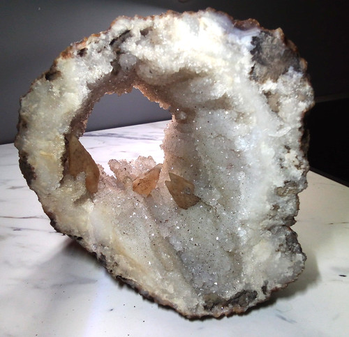 Large 32kg quartz - quartz, geode