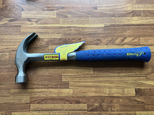 Estwing claw hammer - claw,