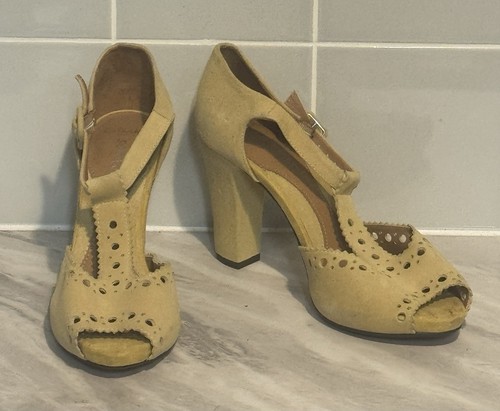 Clarks yellow suede bar - yellow, peep