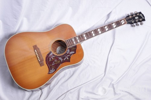 Gibson 2010 hummingbird - 2010,