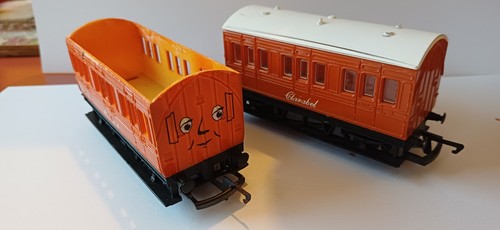 Hornby inch coaches - 4,