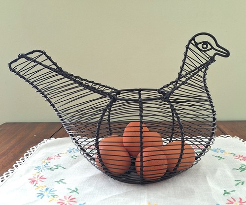 Hen shaped egg - shaped, basket