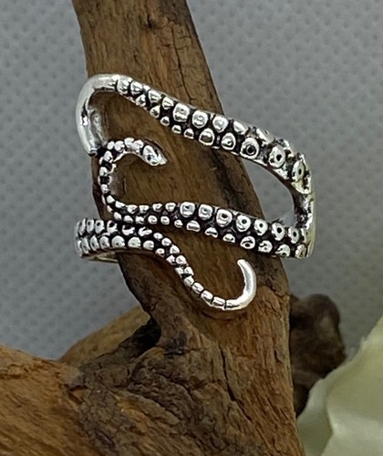 Silver tone octopus ring - ring, dr33