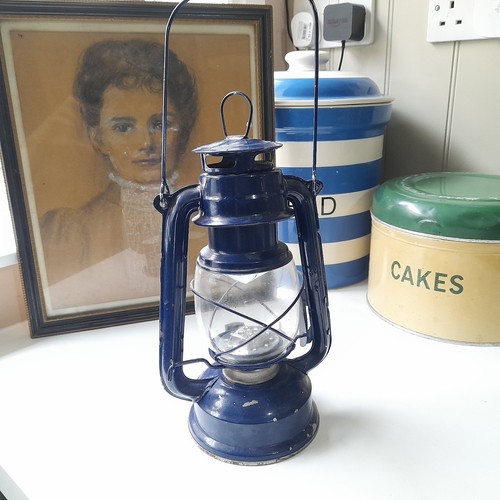 Retro lamp battery powered