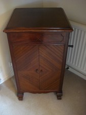 Gilbert Gramophone Wind Up Antique Mahogany Floor Standing with Needles & Duster