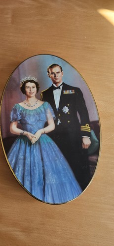 Vtg carr biscuit tin - co,