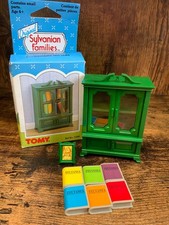Sylvanian families beautiful vintage Tomy glass fronted bookcase immaculate 100%
