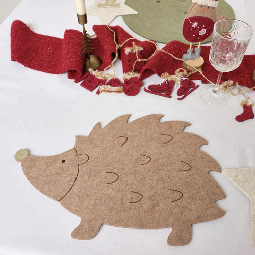 Set brown hedgehog shaped - of,