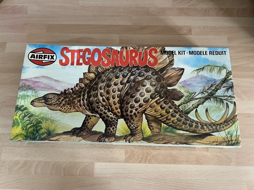 Airfix stegosaurus dinosaur - ,