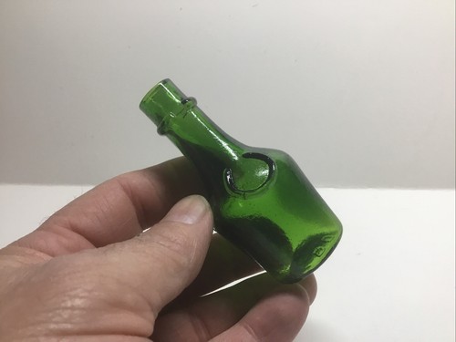 Small antique emerald - antique, green