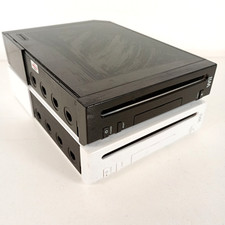 Nintendo wii consoles - 2,