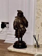 Bronze Statue of A Scholer