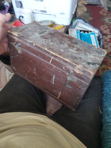 Vintage wooden box - wooden,