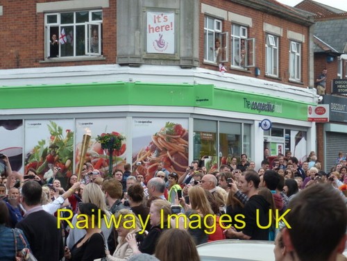 Photo winton olympic torch - photo,