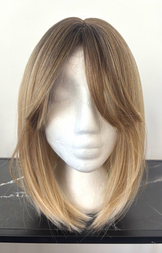 Dark light blonde - dark/light,