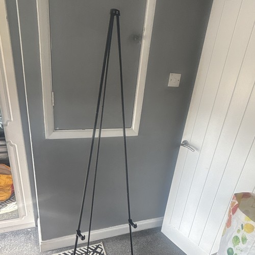 Black metal tripod display - metal,