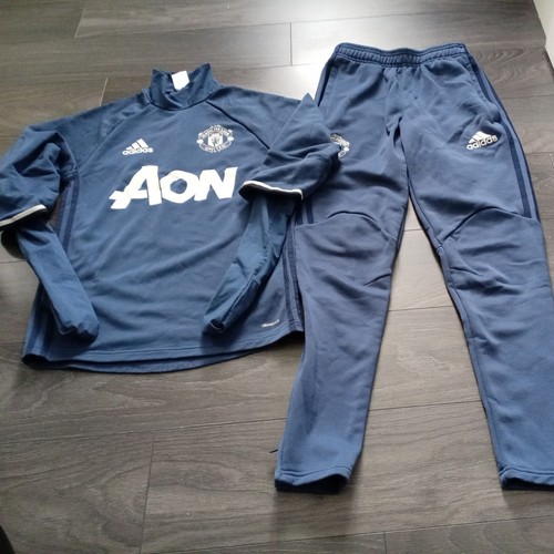 Manchester united tracksuit - manchester,