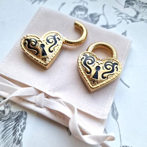 Gold heart padlock ear - heart,