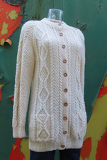 Vintage Chunky Aran Cable Knitted Long Cream wooden buttoned Cardigan Pockets S