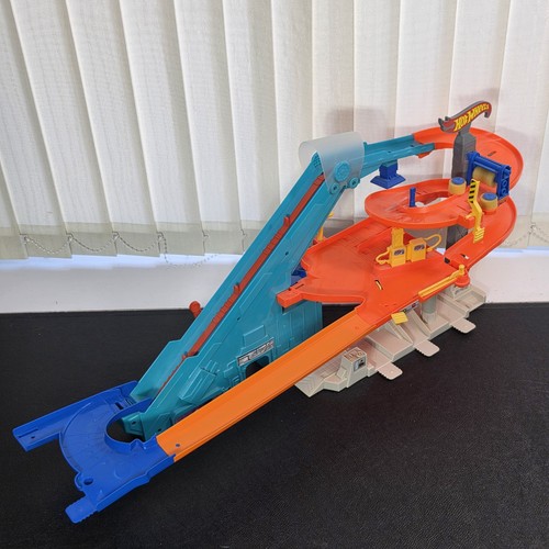 Mattel hot wheels motorized - wheels,