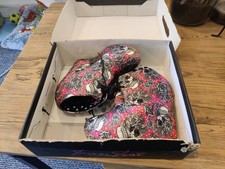 Iron Fist Women's Bright Light Fuchsia Rock Skull Wedge Platform Pump Booties