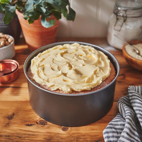 Deep round cake tin - cake, 20cm