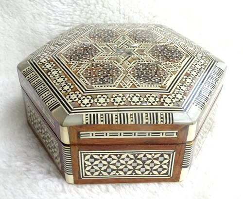Octagonal inlaid mother - octagonal, of