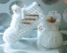 BABY CROCHET KNITTING HAND