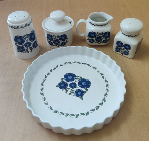Vtg taunton vale blue - blue, daisy
