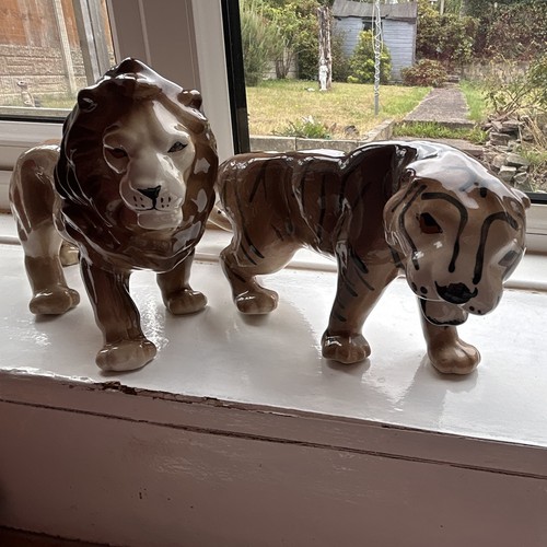 Pair wildlife figurines - pair, of