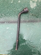 Genuine Land Rover wheel brace