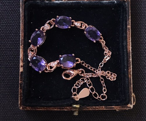 Vintage style jewellery - vintage,