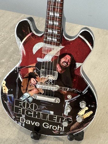 Foo fighters miniature guitar - foo,