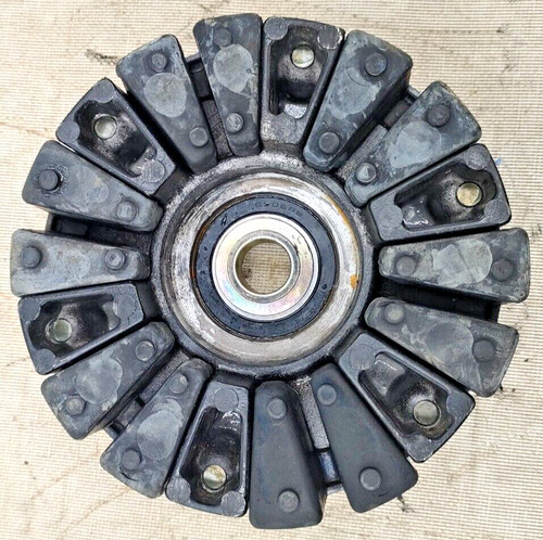 Rear wheel hub yamaha - rear,