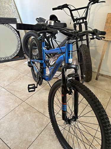 Mongoose mountain bike - 26",