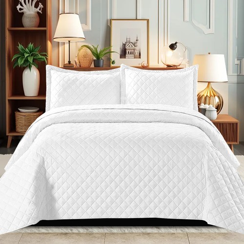 Quilted bedspread piece - bedspread,