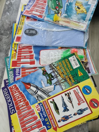Thunderbirds magazine 2001 - thunderbirds,