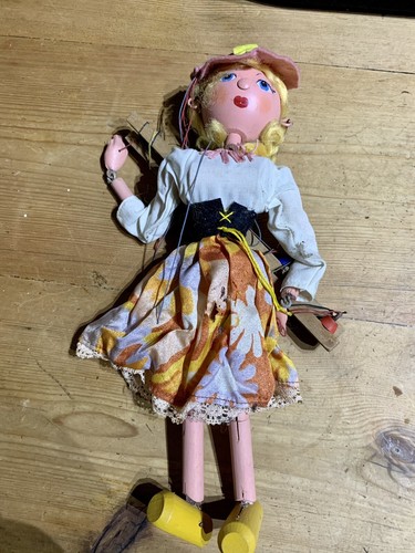 Pelham puppet girl - pelham,