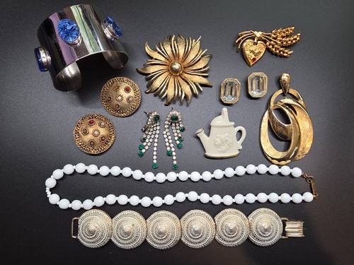 Vintage costume jewelry lot - vintage,