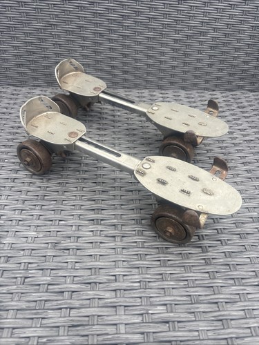 Antique roller skates vintage - ,