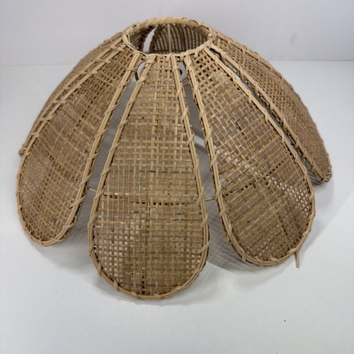 Wicker rattan scallop flower - rattan,