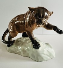 Beswick Gloss PUMA On Rock