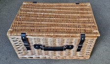Traditional Premium Wicker Empty Picnic Hamper With Lid and Handle 