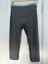 Manuka Seamless Yoga Capri Pants, Size L. Great Condition
