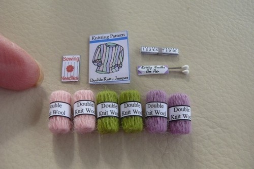 12th dolls house wool - 1/12th, shop