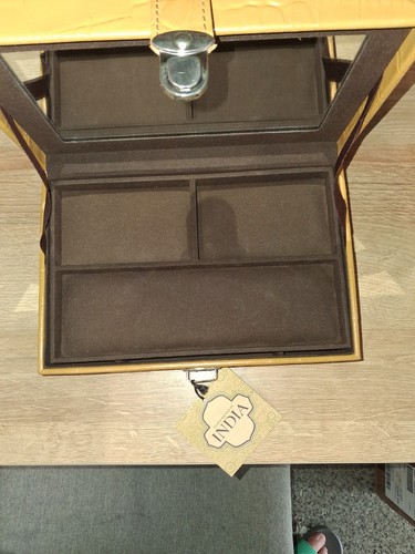 Jewellery box with genuine - jewellery,