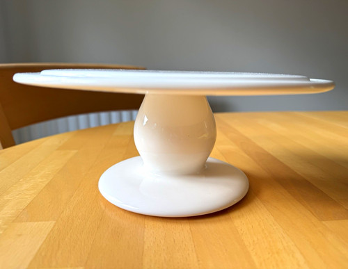 Nigella lawson cream - cream, pedestal