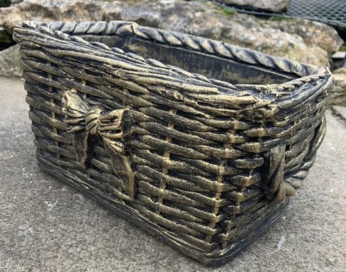 Stone garden gold - gold, wicker