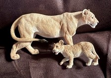 Country Artist Lion And Cub Wildlife Figurine With Box - mint condition